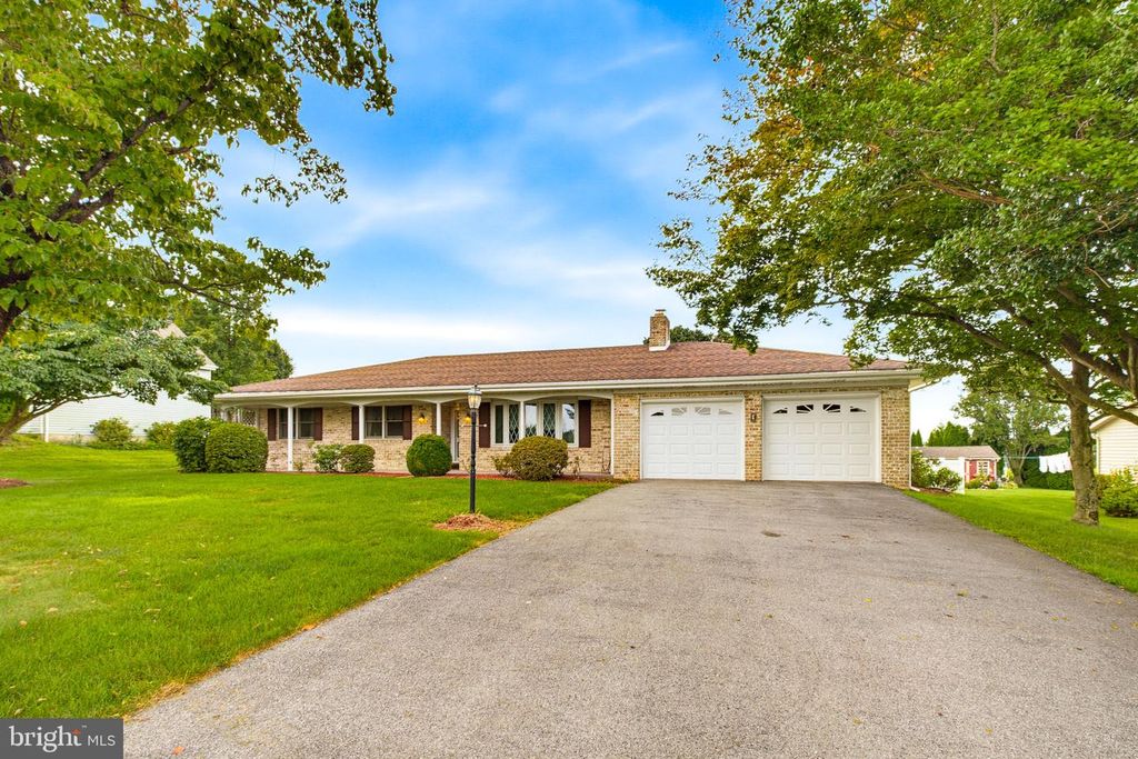 1164 LONG LN, Mount Joy, PA 17552