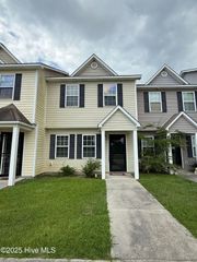 306 Burley Drive 3, Hubert, NC 28539