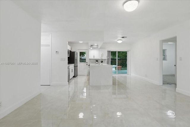 3330 N 72nd Ter, Hollywood, FL 33024