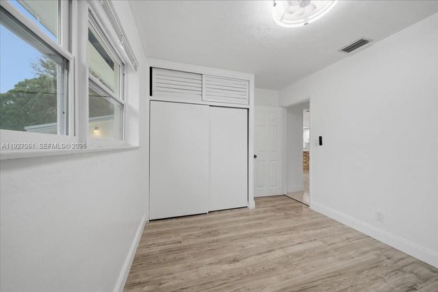 3330 N 72nd Ter, Hollywood, FL 33024