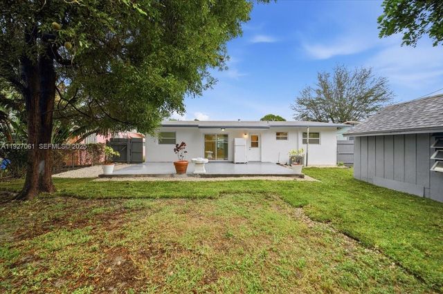 3330 N 72nd Ter, Hollywood, FL 33024