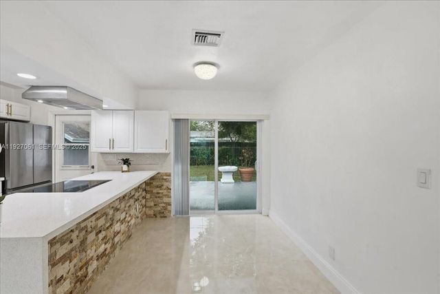 3330 N 72nd Ter, Hollywood, FL 33024