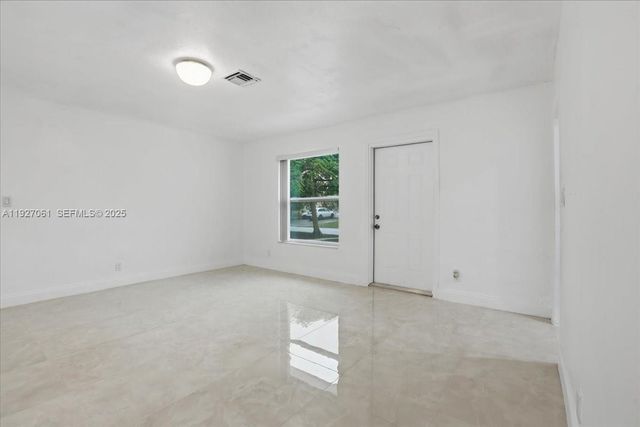 3330 N 72nd Ter, Hollywood, FL 33024