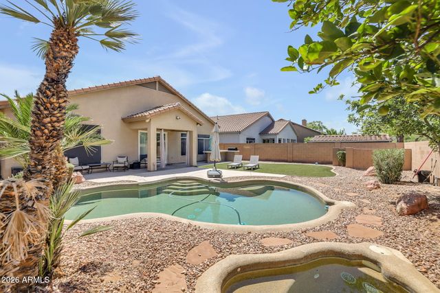 840 N APRIL Drive, Chandler, AZ 85226