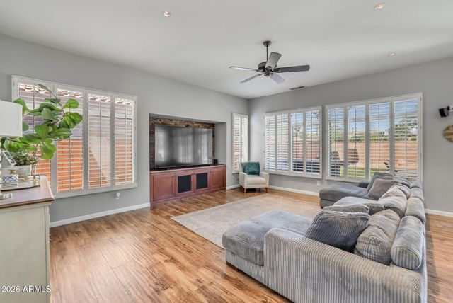 840 N APRIL Drive, Chandler, AZ 85226