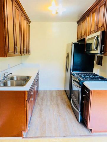 3232 Estara 4, Los Angeles, CA 90065