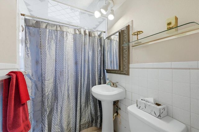 555 ARTISTS AVENUE, Englewood, FL 34223