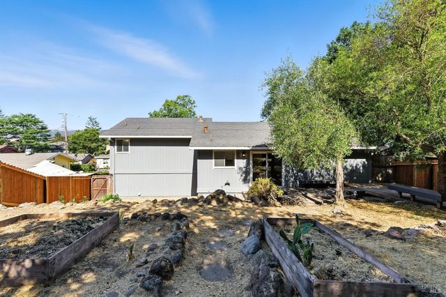 17641 Highland Blvd, Sonoma, CA 95476