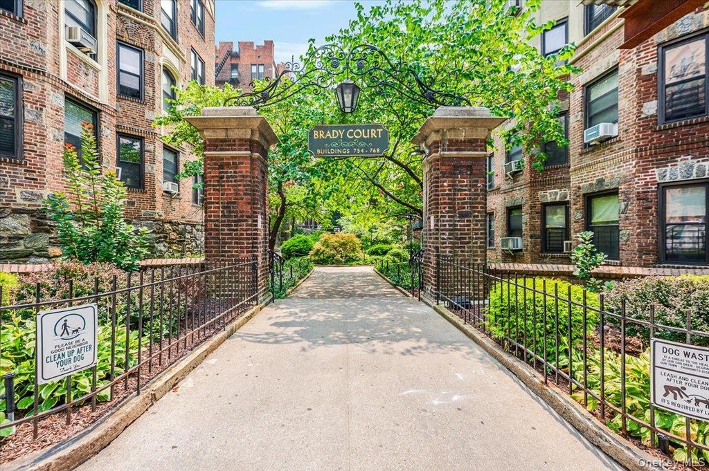 758 Brady Court 214, Bronx, NY 10462 — photo 2