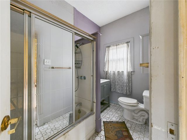 3698 Frew Mill Rd, Slippery Rock Twp, PA 16101