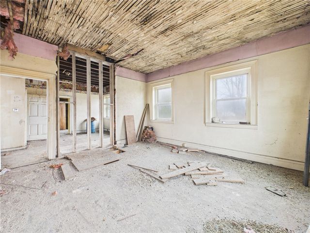 3698 Frew Mill Rd, Slippery Rock Twp, PA 16101