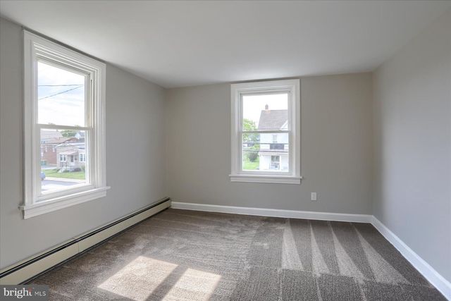 12 E MANOR AVE, Enola, PA 17025