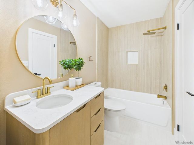 7205 S Gaylord Street G, Centennial, CO 80122