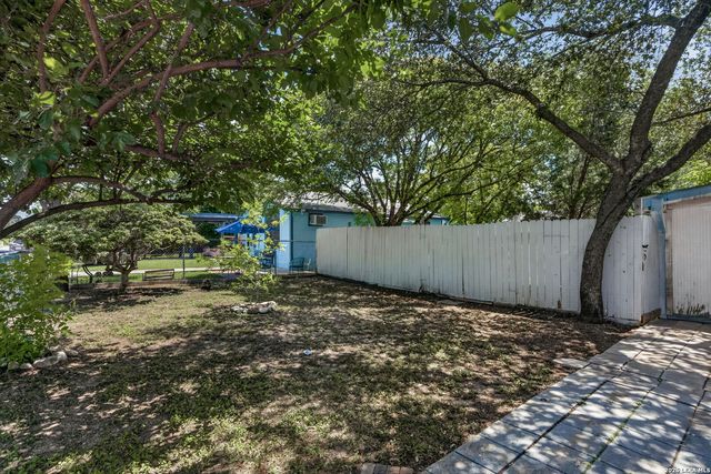 736 S San Eduardo Ave, San Antonio, TX 78237