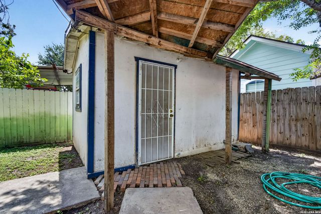 736 S San Eduardo Ave, San Antonio, TX 78237