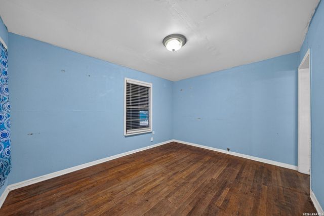 736 S San Eduardo Ave, San Antonio, TX 78237
