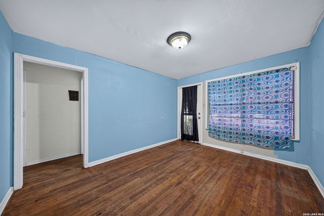 736 S San Eduardo Ave, San Antonio, TX 78237