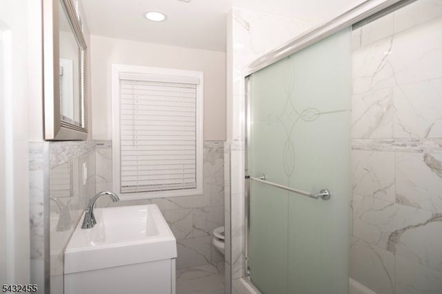 35 3 Rd Ave, Little Falls Twp., NJ 07424