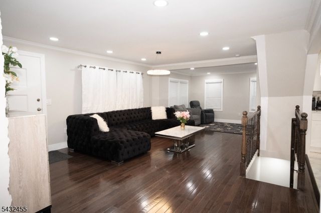 35 3 Rd Ave, Little Falls Twp., NJ 07424