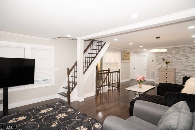 35 3 Rd Ave, Little Falls Twp., NJ 07424