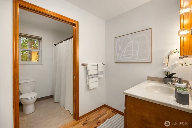 24390 Mount Washington View Lane NW, Poulsbo, WA 98370