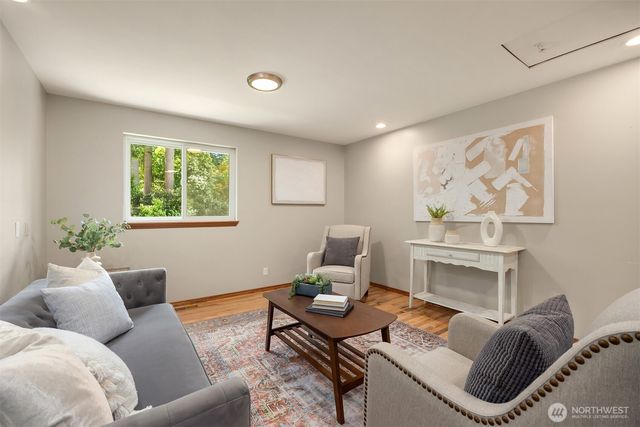 24390 Mount Washington View Lane NW, Poulsbo, WA 98370