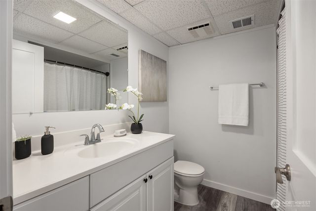 24390 Mount Washington View Lane NW, Poulsbo, WA 98370