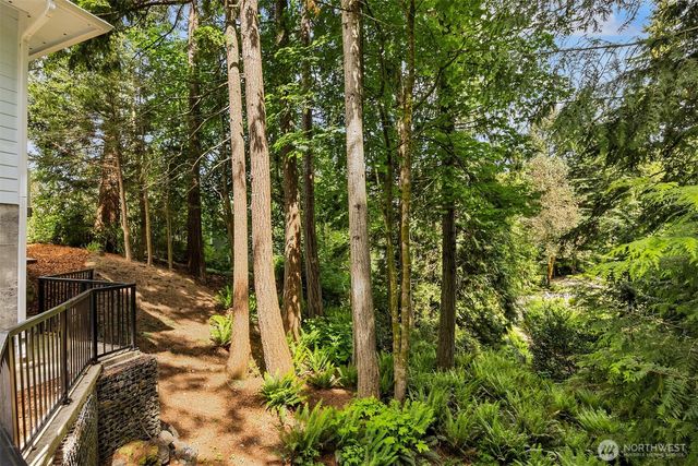 24390 Mount Washington View Lane NW, Poulsbo, WA 98370