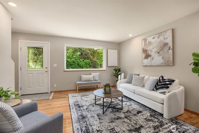 24390 Mount Washington View Lane NW, Poulsbo, WA 98370