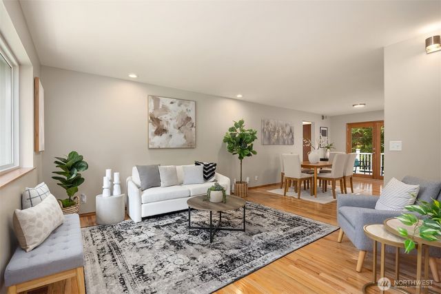 24390 Mount Washington View Lane NW, Poulsbo, WA 98370
