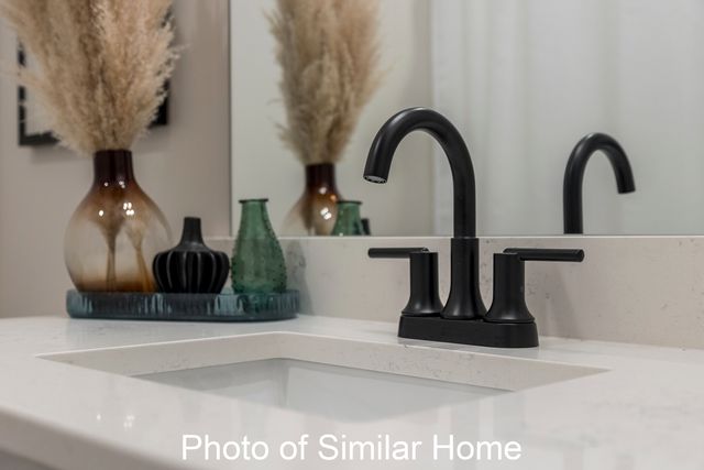 437 N 2ND Avenue, Eldridge, IA 52748