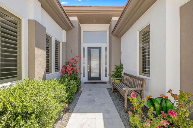 670 Mesa Grande Drive, Palm Desert, CA 92211