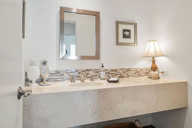 670 Mesa Grande Drive, Palm Desert, CA 92211
