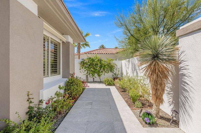 670 Mesa Grande Drive, Palm Desert, CA 92211