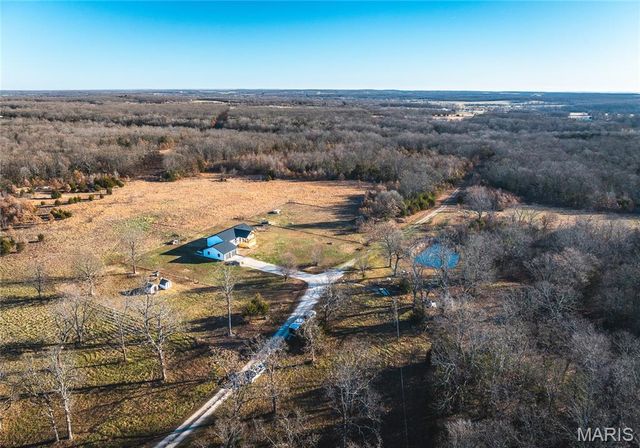 55ac. 29900 Pelican Drive, Lebanon, MO 65536