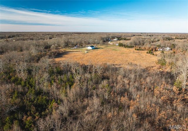55ac. 29900 Pelican Drive, Lebanon, MO 65536