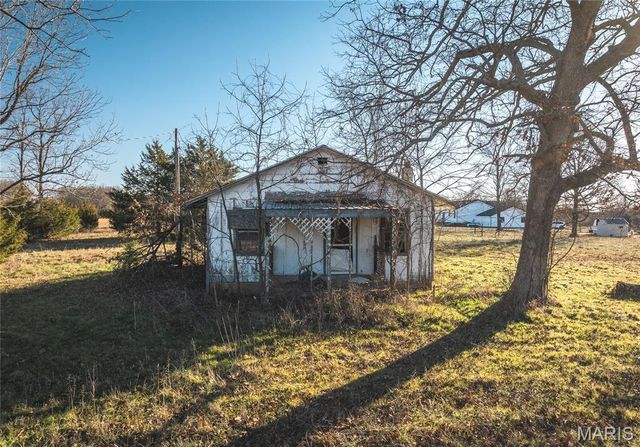 55ac. 29900 Pelican Drive, Lebanon, MO 65536