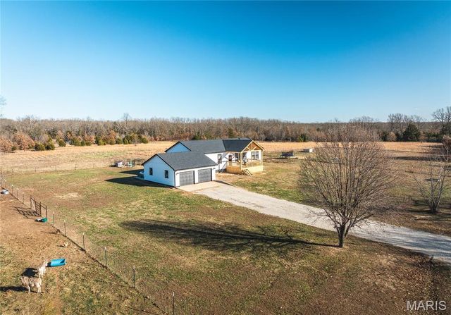 55ac. 29900 Pelican Drive, Lebanon, MO 65536
