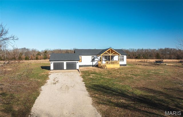 55ac. 29900 Pelican Drive, Lebanon, MO 65536