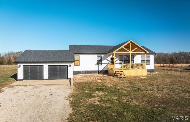55ac. 29900 Pelican Drive, Lebanon, MO 65536