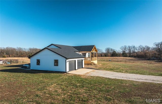 55ac. 29900 Pelican Drive, Lebanon, MO 65536