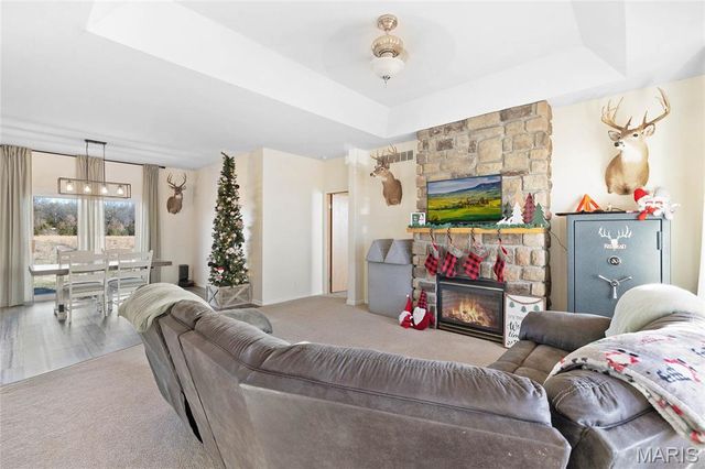 55ac. 29900 Pelican Drive, Lebanon, MO 65536