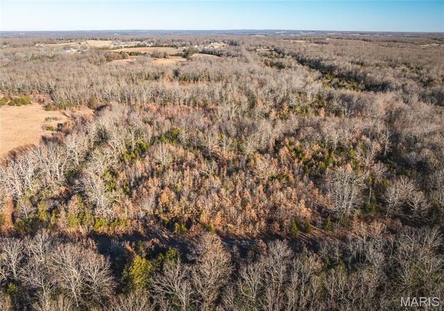 55ac. 29900 Pelican Drive, Lebanon, MO 65536