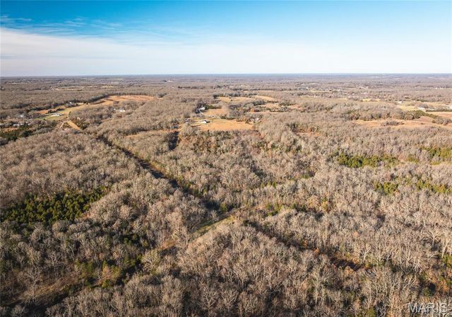 55ac. 29900 Pelican Drive, Lebanon, MO 65536
