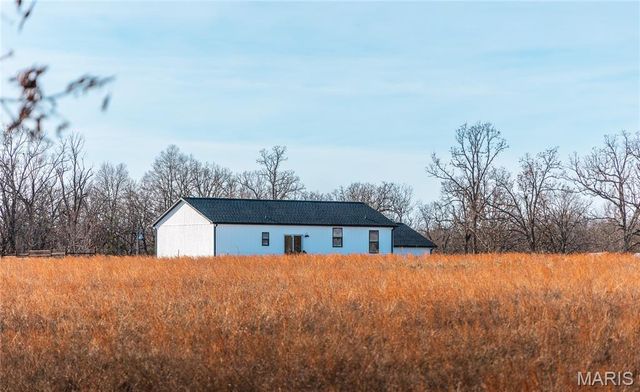 55ac. 29900 Pelican Drive, Lebanon, MO 65536