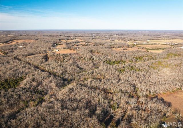 55ac. 29900 Pelican Drive, Lebanon, MO 65536