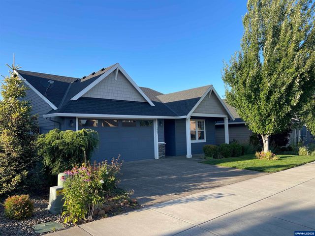 1652 SE Academy St, Dallas, OR 97338