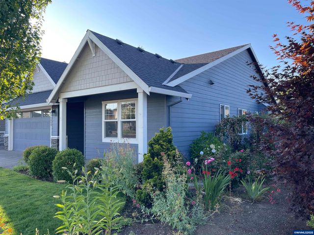 1652 SE Academy St, Dallas, OR 97338