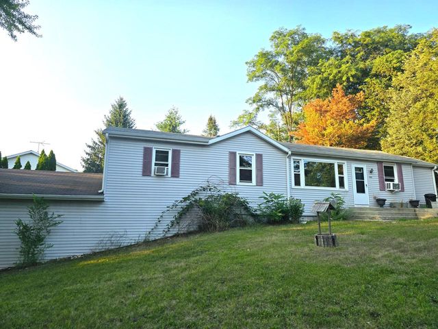 166 W School STREET, Twin Lakes, WI 53181