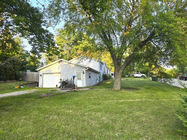166 W School STREET, Twin Lakes, WI 53181